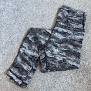 Lululemon Black & Grey Textured Yoga Pants